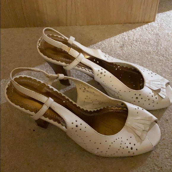 white shoes - Picture 3 of 4